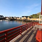 Seaside Tind