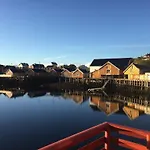 Seaside Tind
