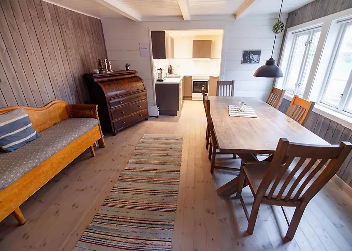 Seaside Semesterbostad Tind